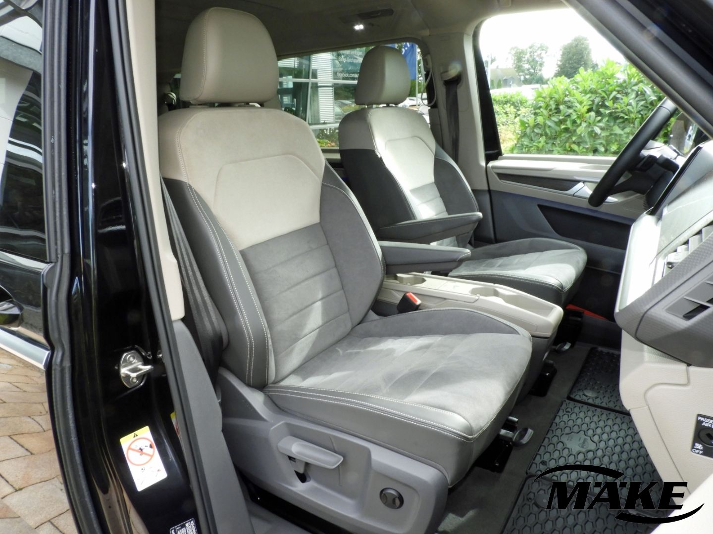 Volkswagen T7 Multivan Style 1.4eHybrid DSG - Samsaru's Car Outlet