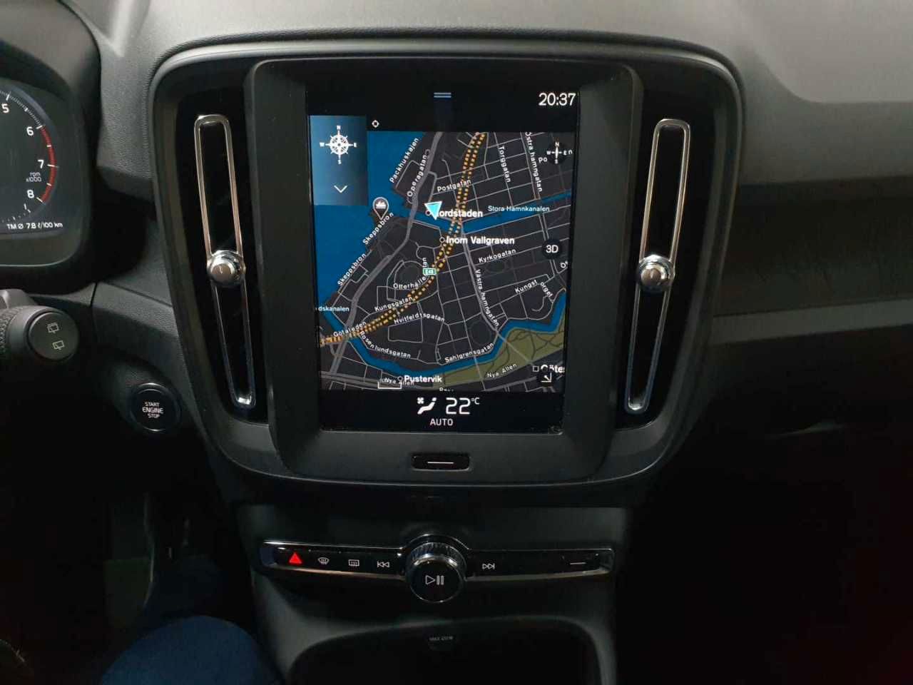 Volvo XC40 T3 Geartronic Momentum Core AHK