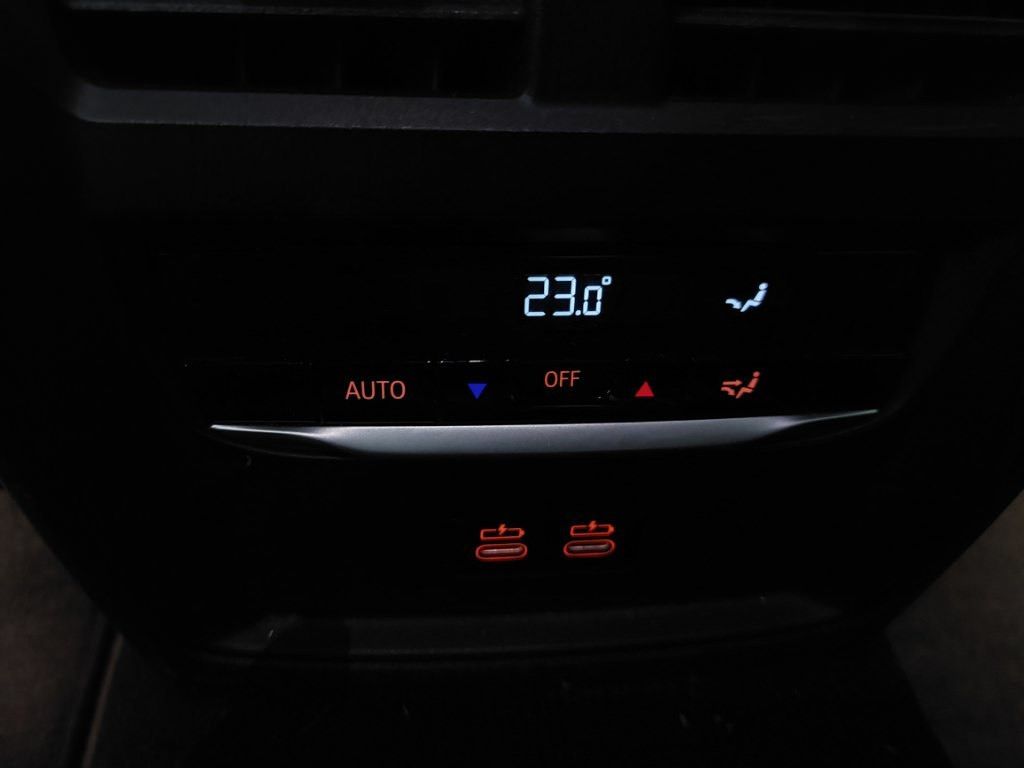 BMW 320 d xDrive M-SPORT - Samsaru's Car Outlet