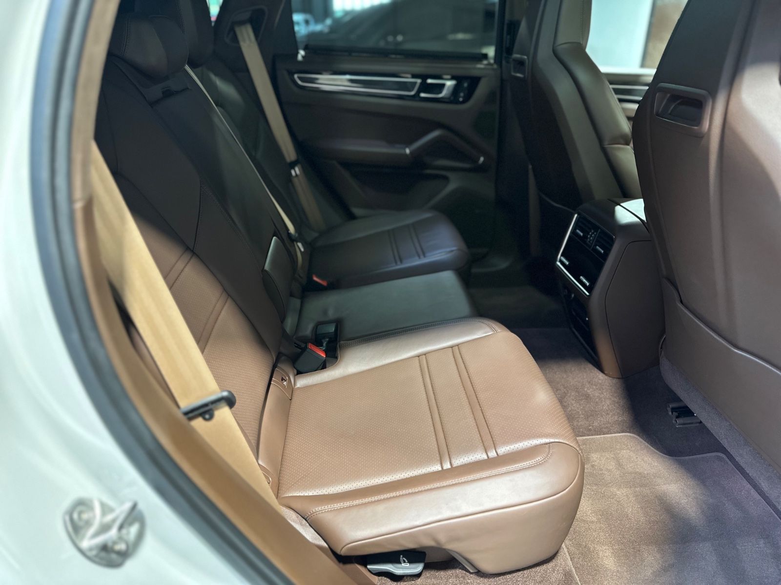Porsche Cayenne Coupe E-Hybrid Platinum Edit.*WERKSGARAN