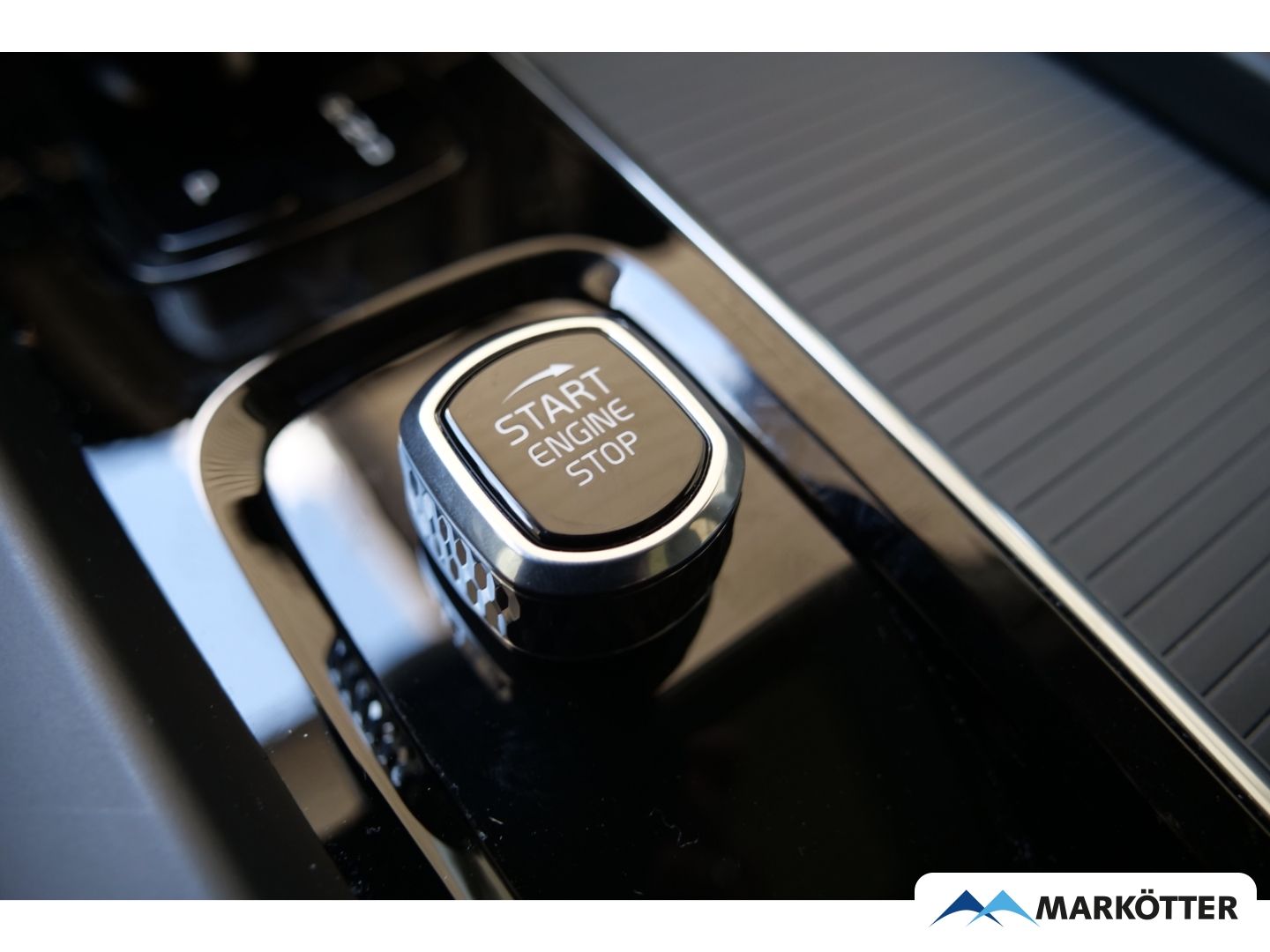 Volvo XC60 T6 AWD Recharge Core STHZ/AHK/BLIS/Google