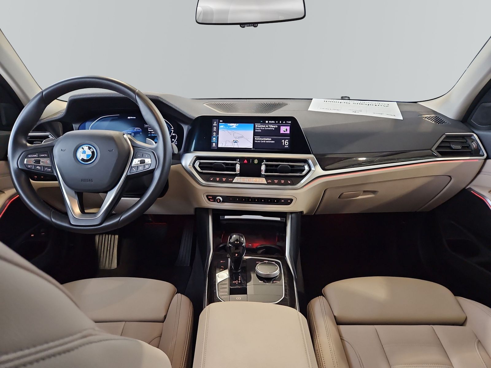 BMW 330e xDrive Touring LuxuryLine - Samsaru's Car Outlet