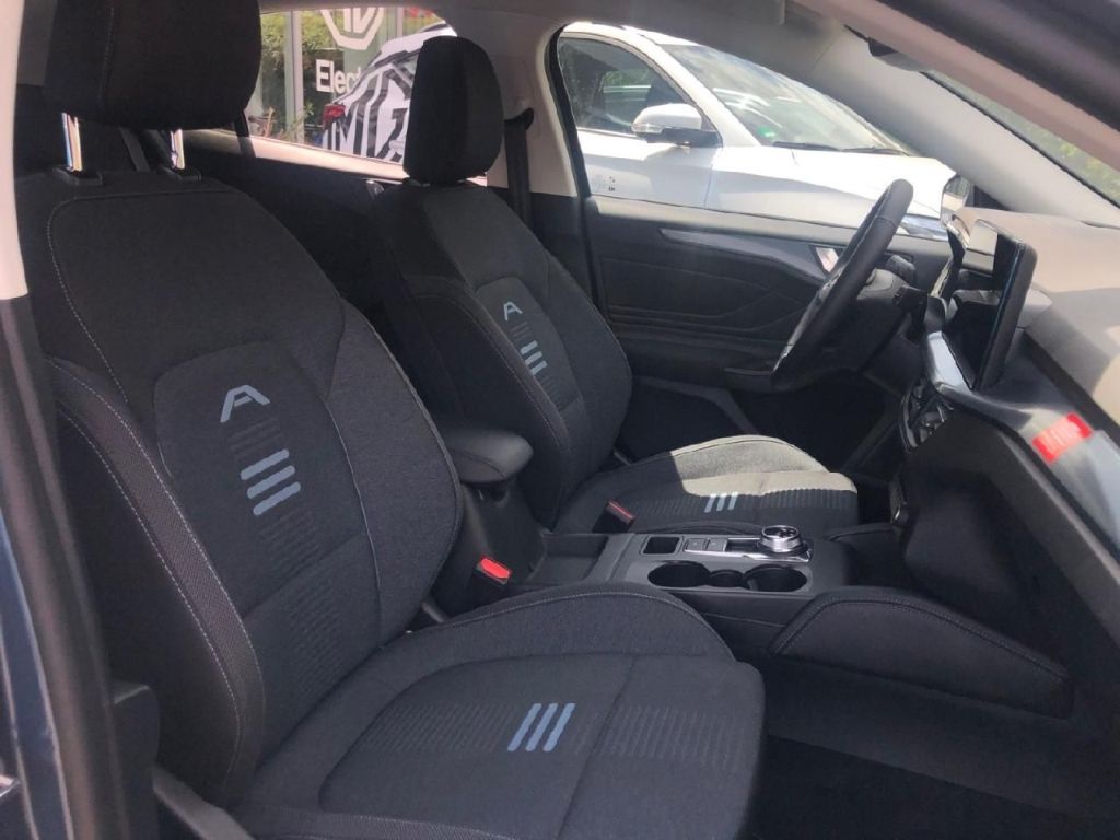 Ford Focus Active X+AHK+KAMERA+NAVI+SYNC4+TWA+iACC+HU