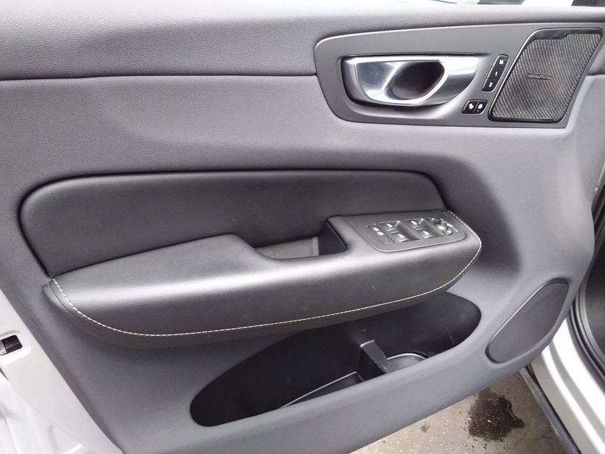 Volvo XC60 T8 AWD Recharge Inscription - Samsaru's Car Outlet