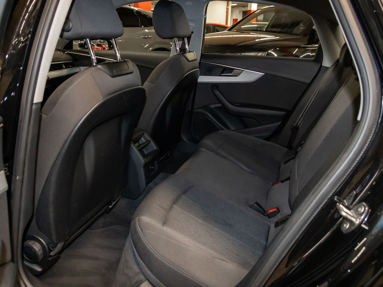 Audi A4 Limousine 35 TDI - Samsaru's Car Outlet