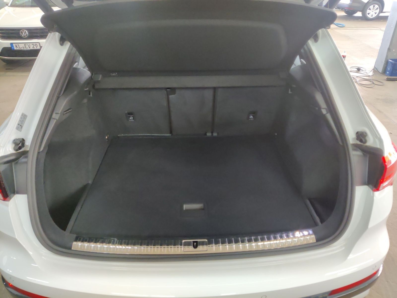 Audi Q3 45 TFSI quattro advanced - Samsaru's Car Outlet