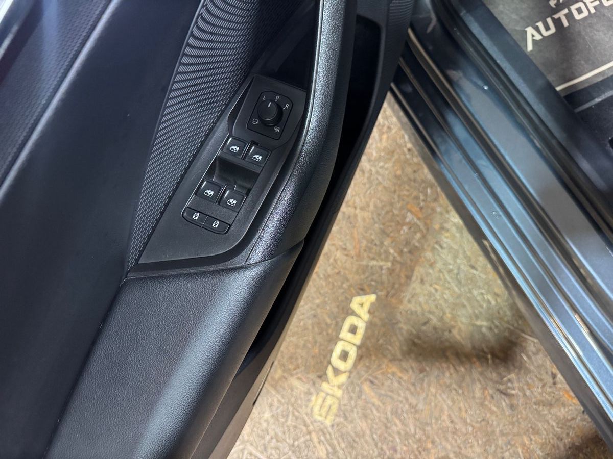 Skoda OctaviaLim. FirstEdition2.0TDI DSG/STANDHEIZ/AHK