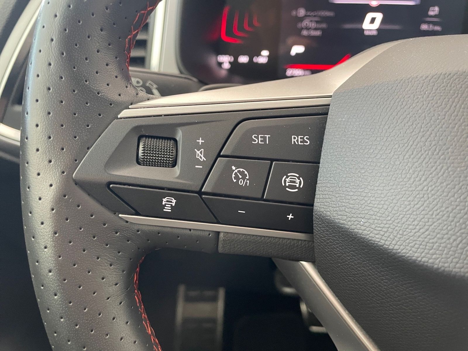 Seat Ateca 2.0 TDI FR LED/NAVI/AHK/STAHZG/KAM/KESSY