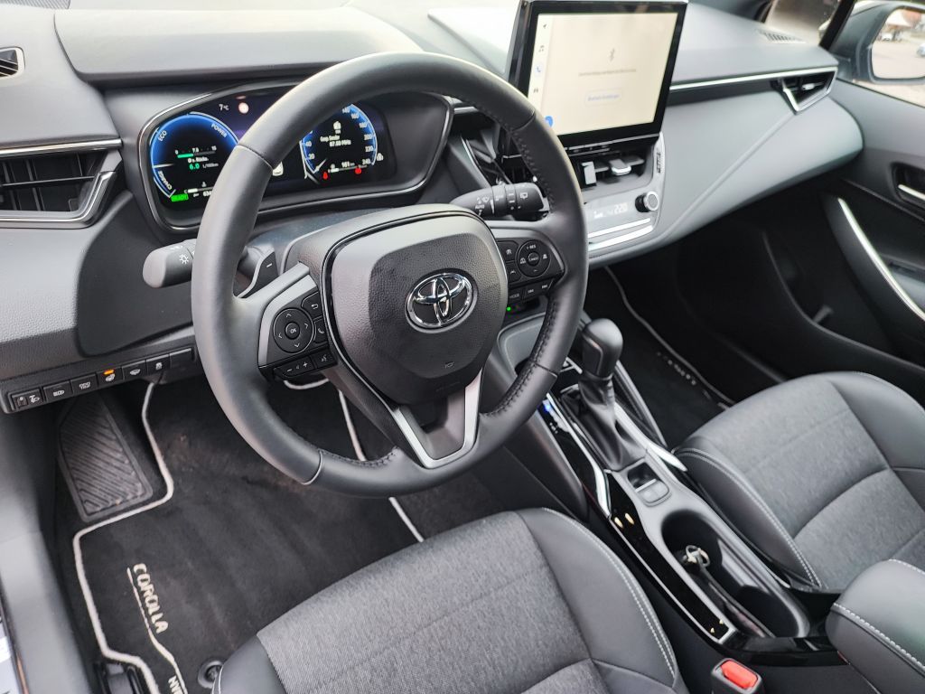 Toyota Corolla 2.0 Hybrid - Samsaru's Car Outlet