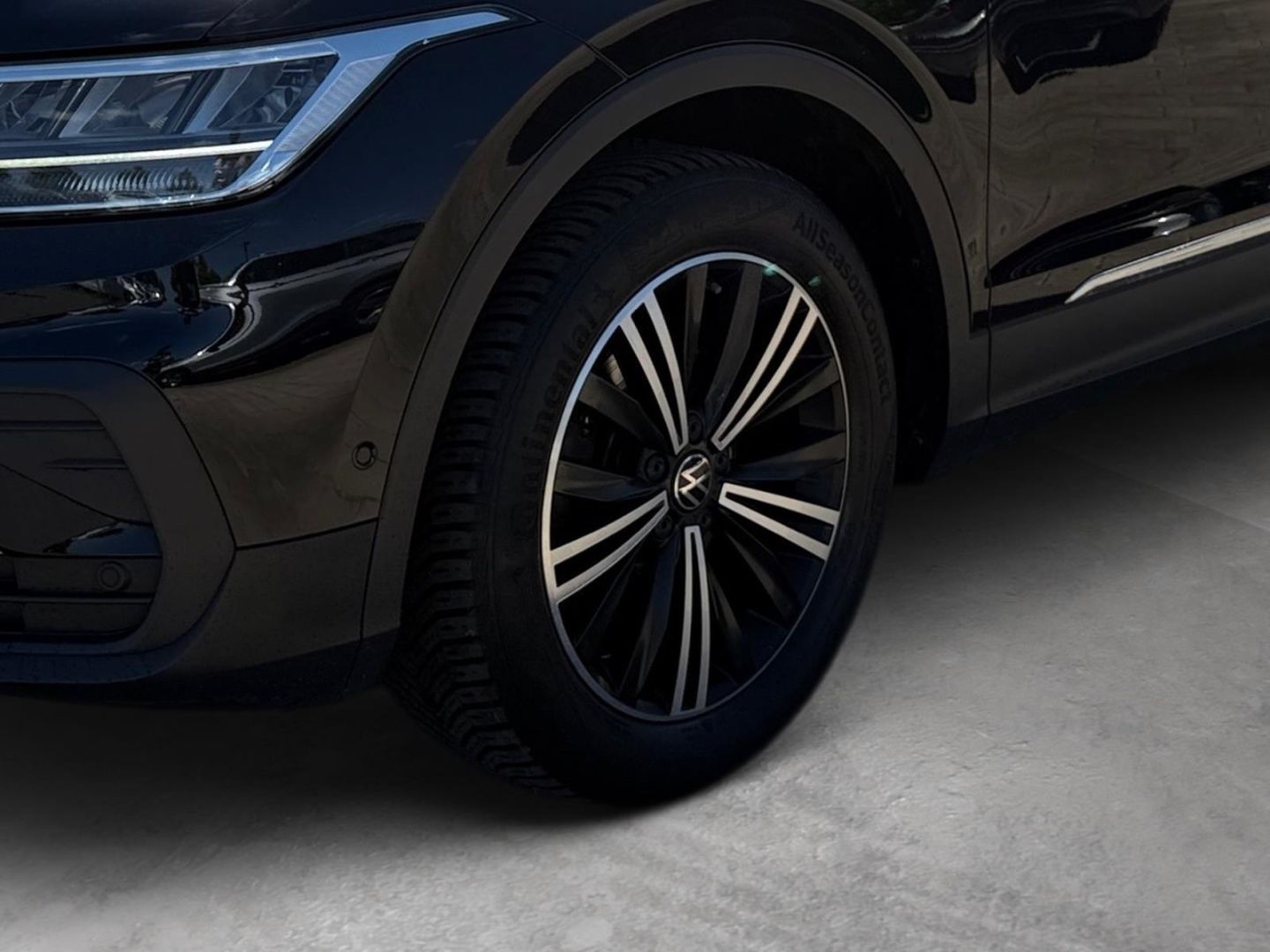 Volkswagen Tiguan Active 1.5 TSI - Samsaru's Car Outlet