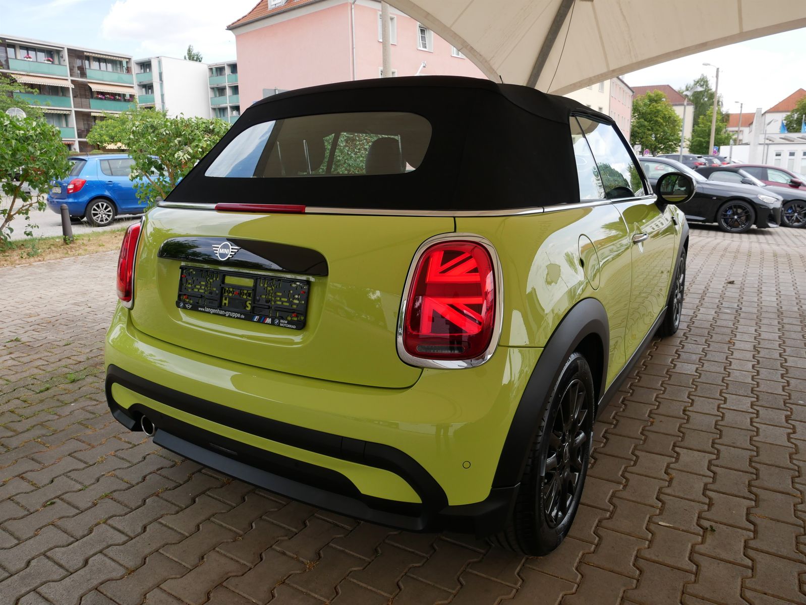 MINI Cooper Cabrio - Samsaru's Car Outlet