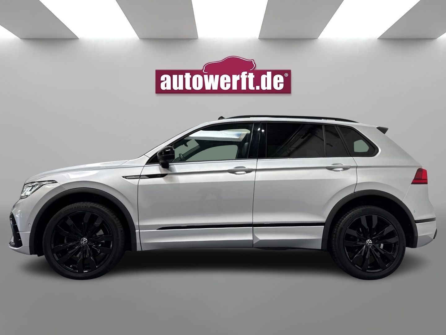 Volkswagen Tiguan 2.0 TDI 4M DSG R LINE BLACK PANO AHK MATR