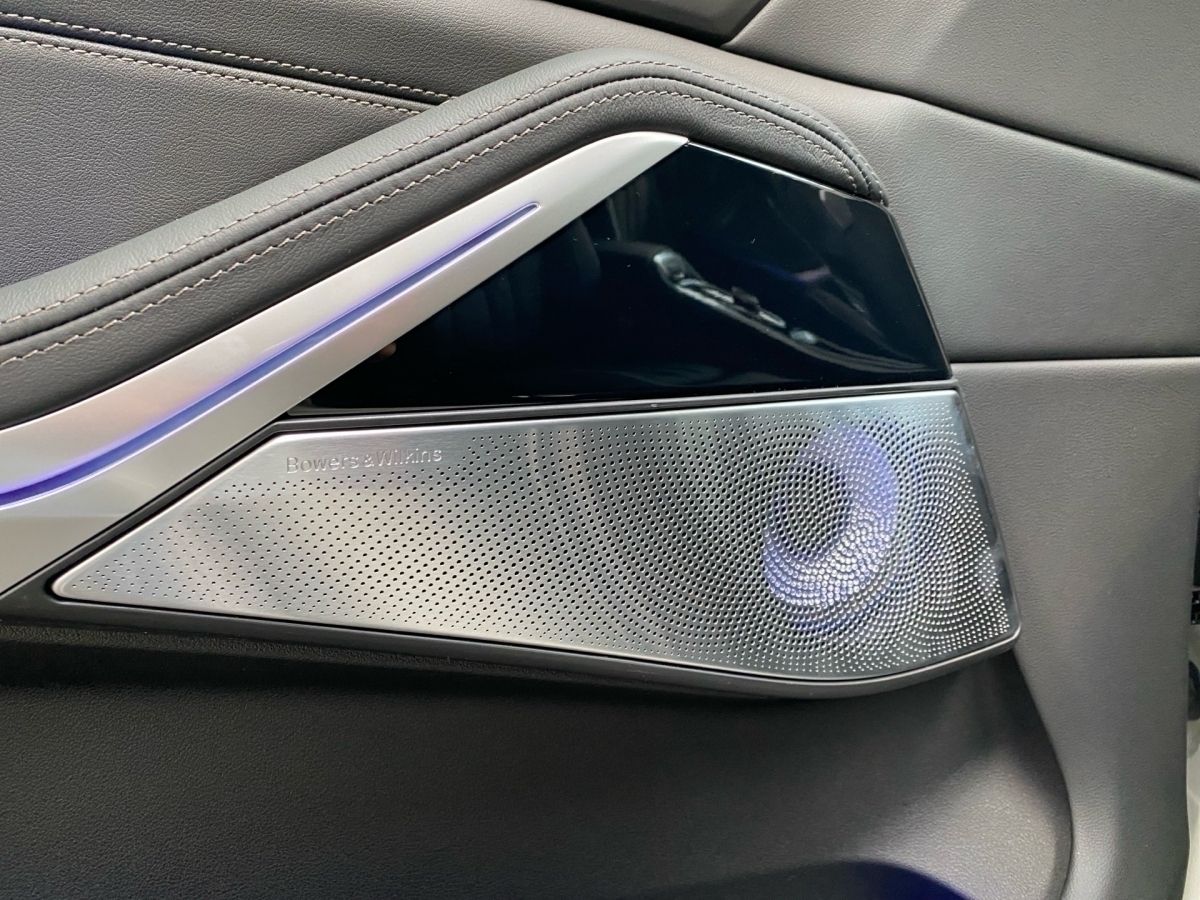 BMW X5 xDrive40d M-Sport B&W KeyLess Pano AHK STH Ai