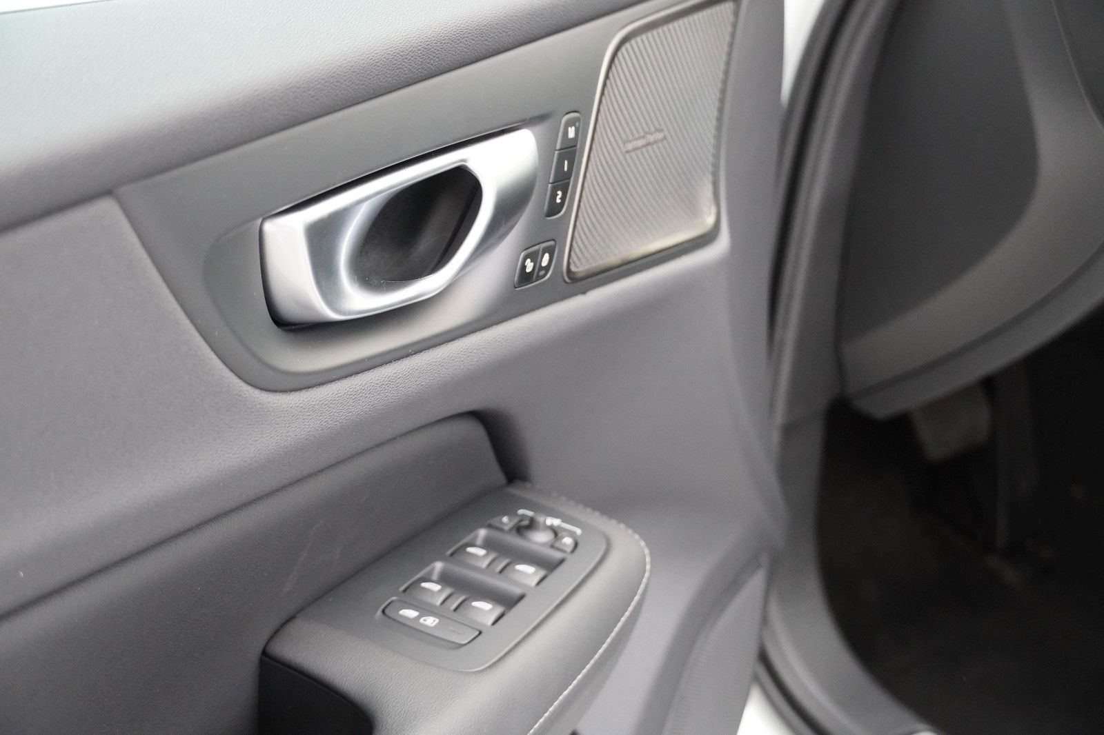 Volvo V60 Kombi Plus Bright Recharge Plug-In Hybrid AW