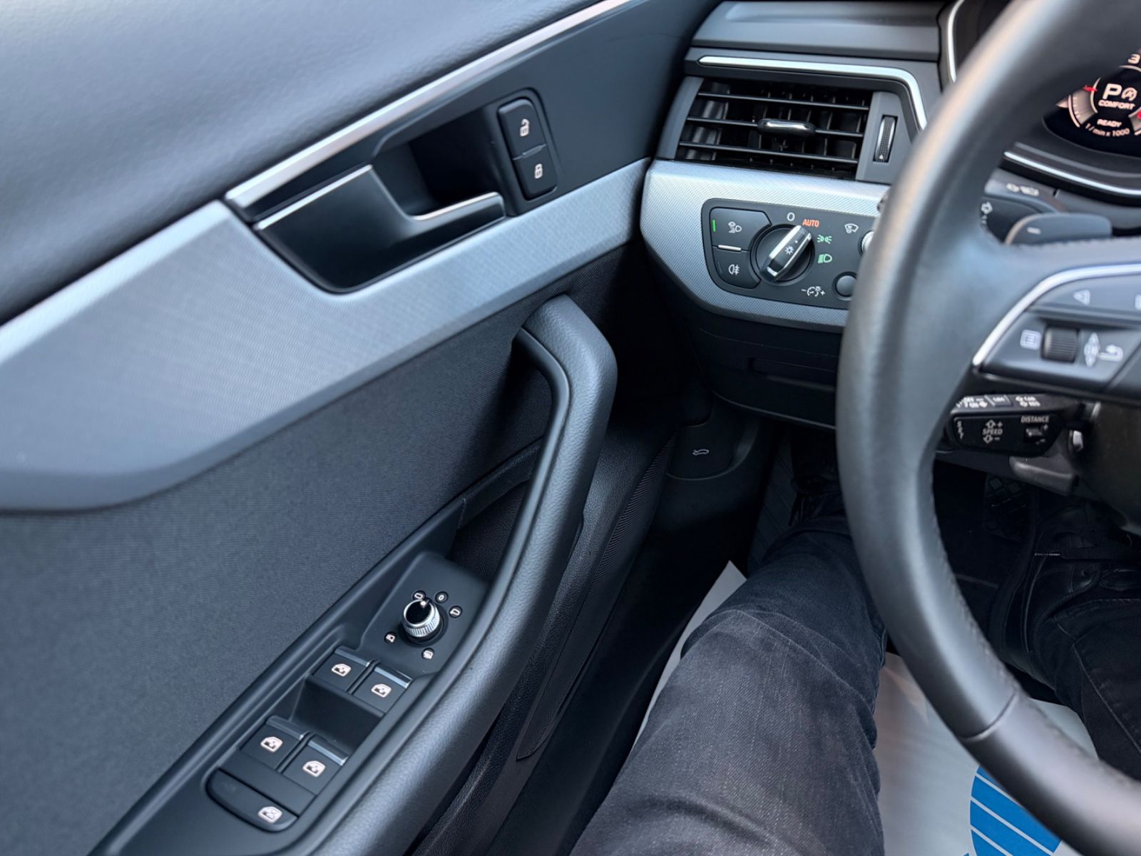 Audi A4 Avant 40 TDI quattro*AHK/HEAD-UP/KAMERA/SHZ*