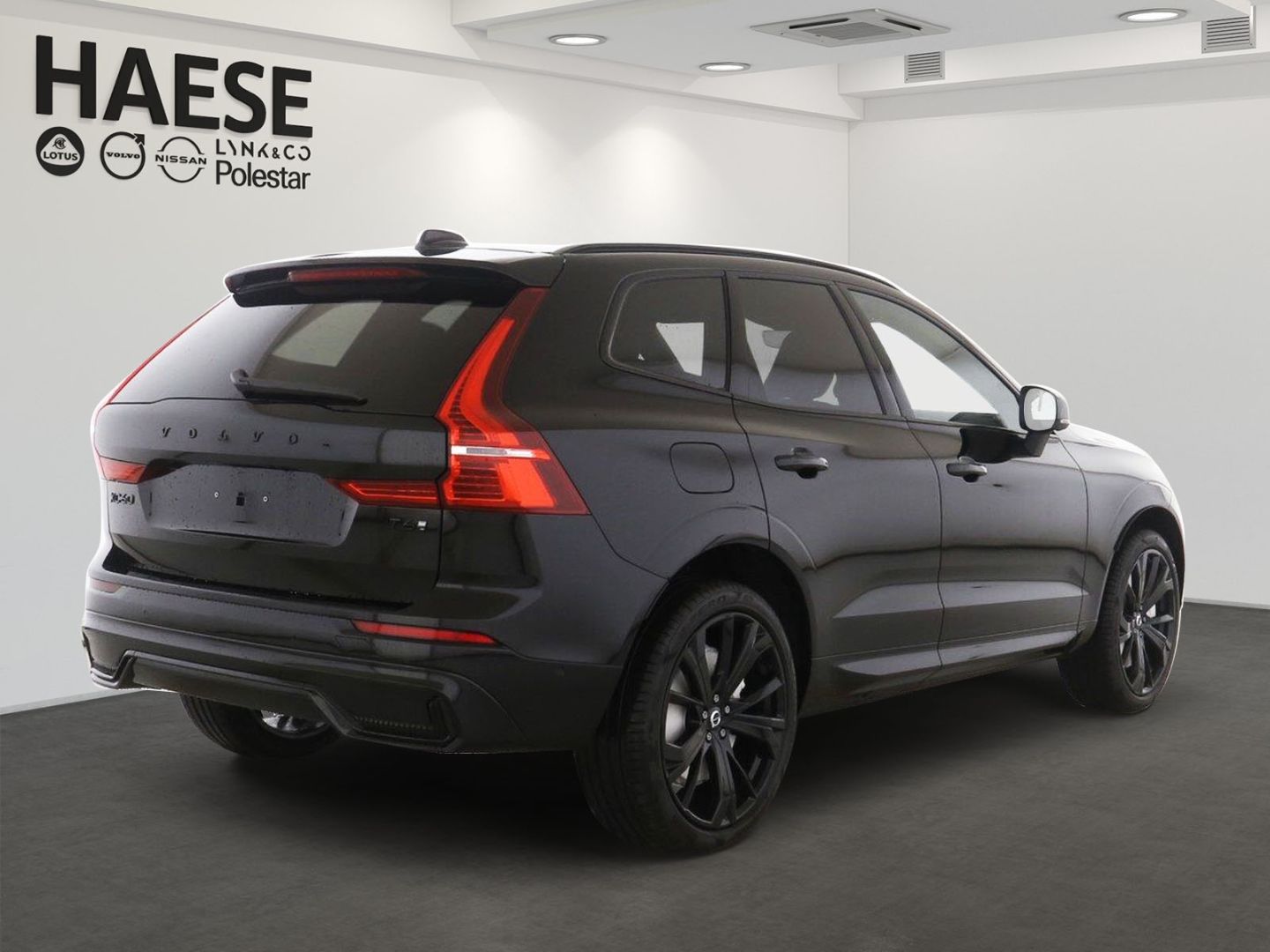 Volvo XC60 T6 Plus Black Edition Plug-In Hybrid AWD - Samsaru's Car Outlet