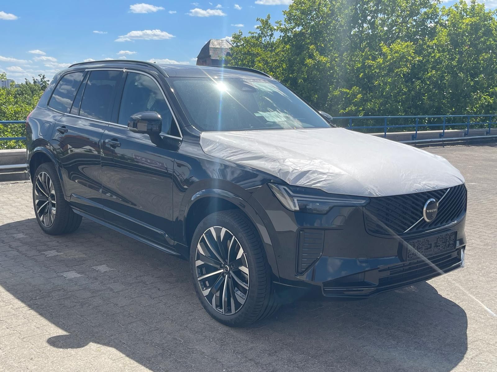 Volvo XC 90 T8 PLUS AWD - Samsaru's Car Outlet