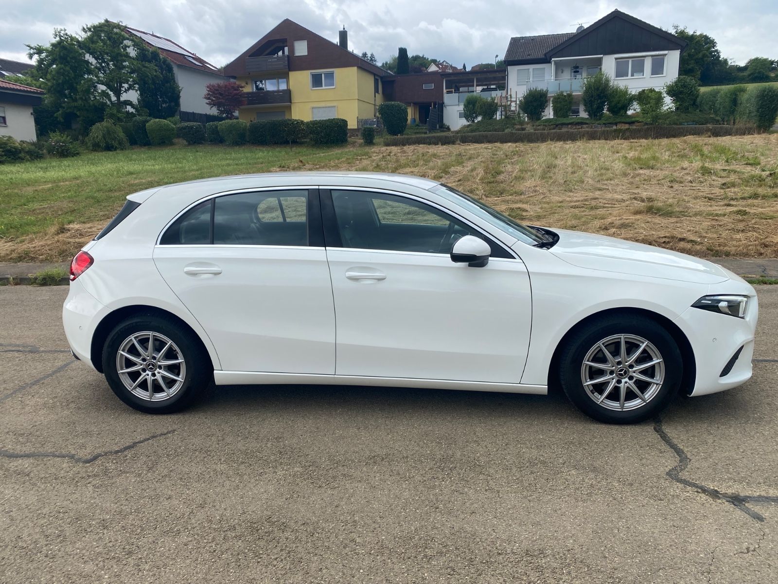 Mercedes-Benz A 180 PROGRESSIVE - Samsaru's Car Outlet