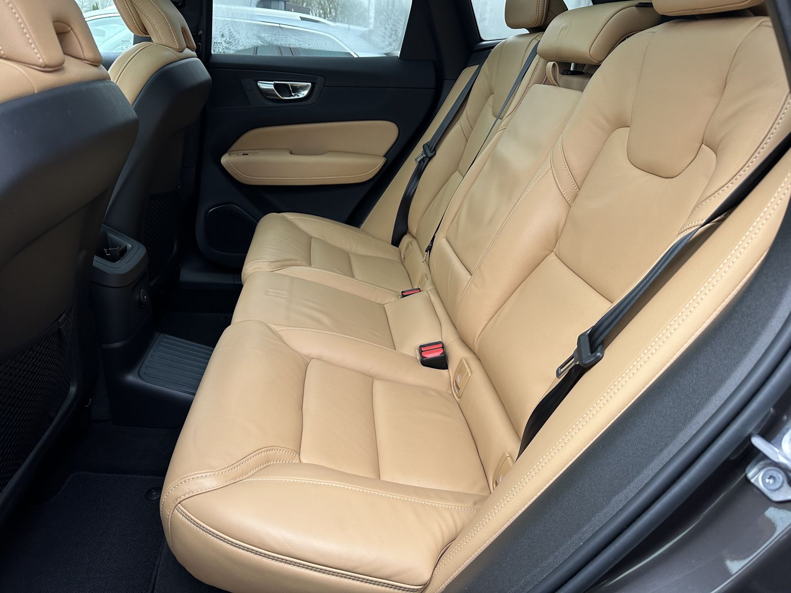 Volvo XC60 T6 AWD Plus Dark PANO+360°+VCOCK+AHK+20ZOLL