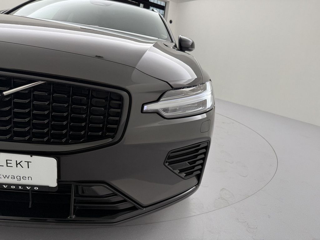 Volvo V60 T6 Plus Dark Recharge Plug-In Hybrid AWD LED