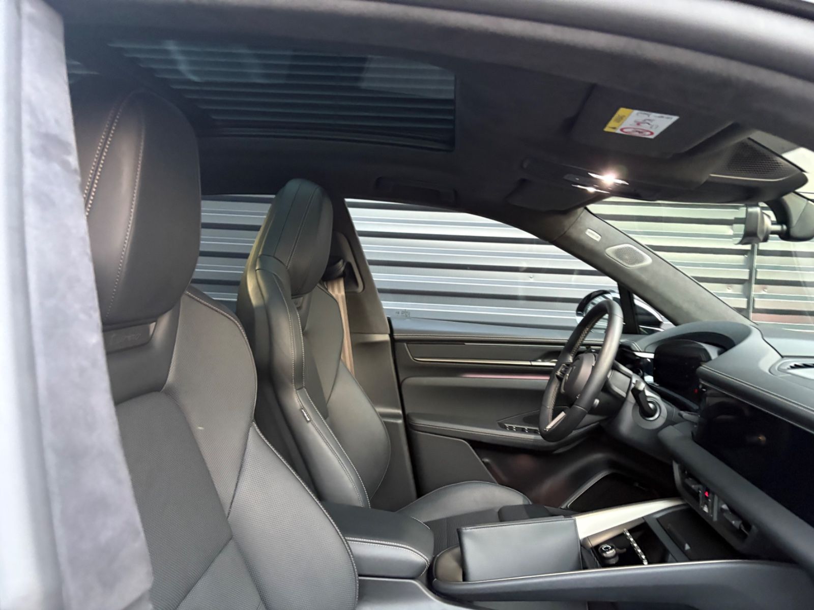 Porsche Macan E Turbo - Samsaru's Car Outlet
