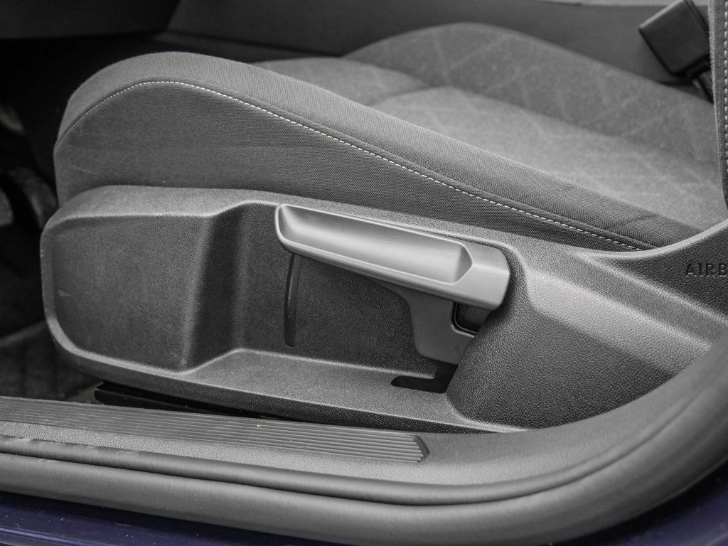 Volkswagen Golf Life 1.5 TSI - Samsaru's Car Outlet