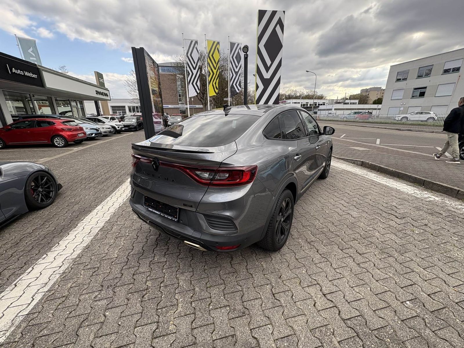 Renault Arkana E-Tech Hybrid TCe 145 Engineered - Samsaru's Car Outlet