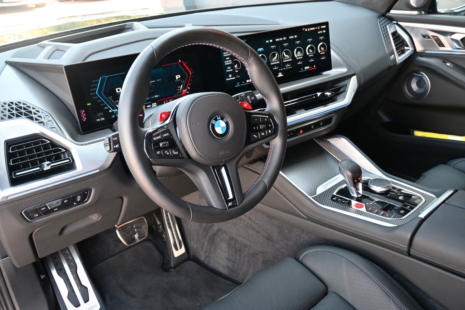 BMW XM*B&W*MASS*LUFT*23"AHK*ACC*NAV*MIETKAUF
