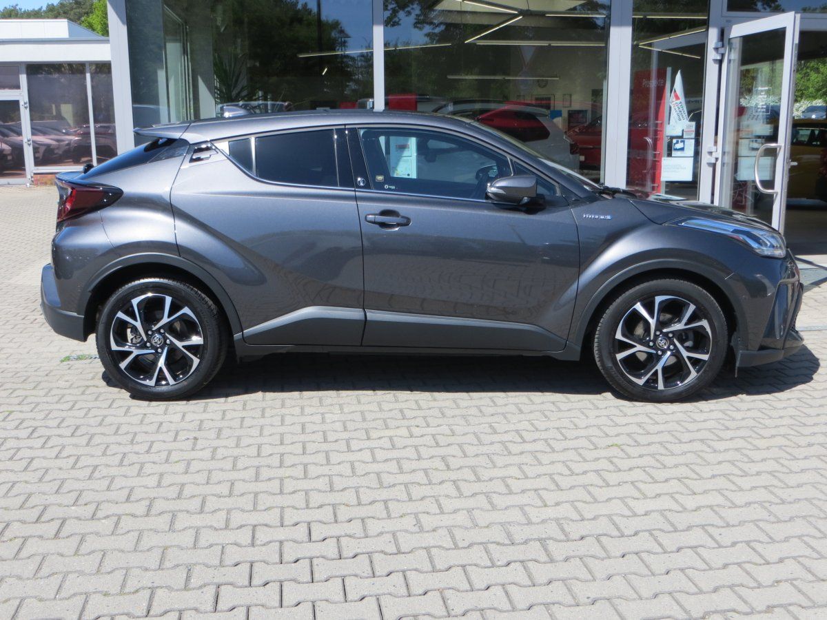 Toyota C-HR 2.0 Hybrid Team - Samsaru's Car Outlet