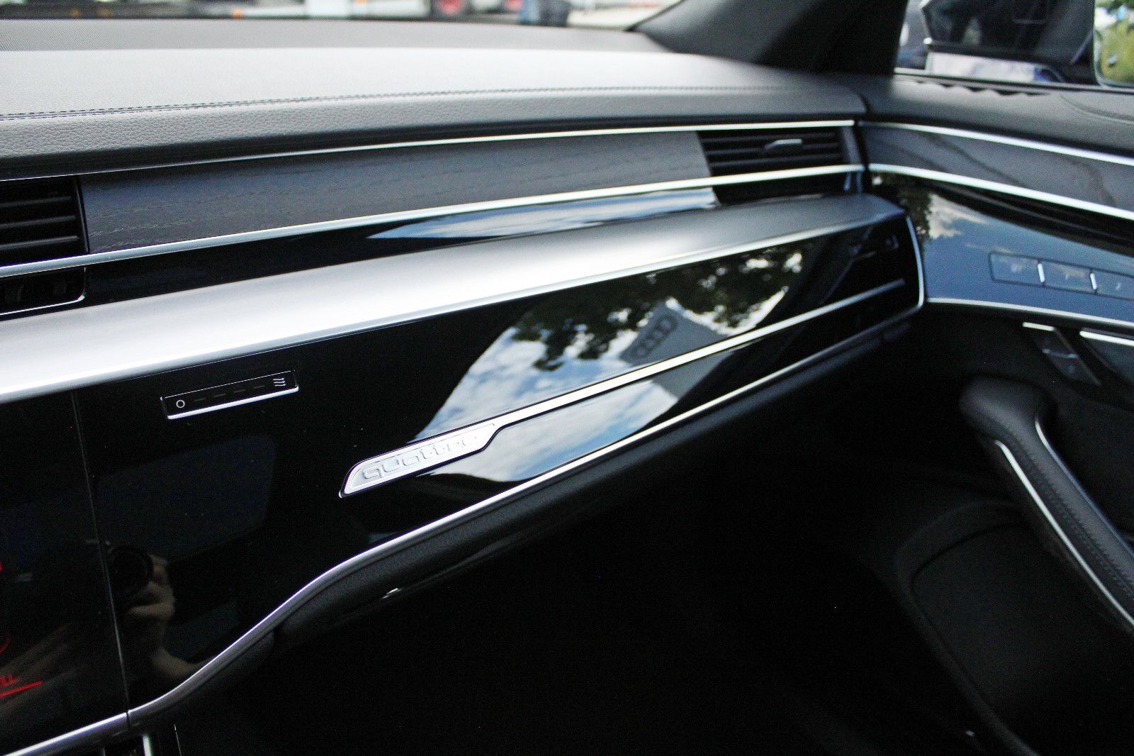 Audi A8 Lang 50TDI S LINE BLACK - Samsaru's Car Outlet