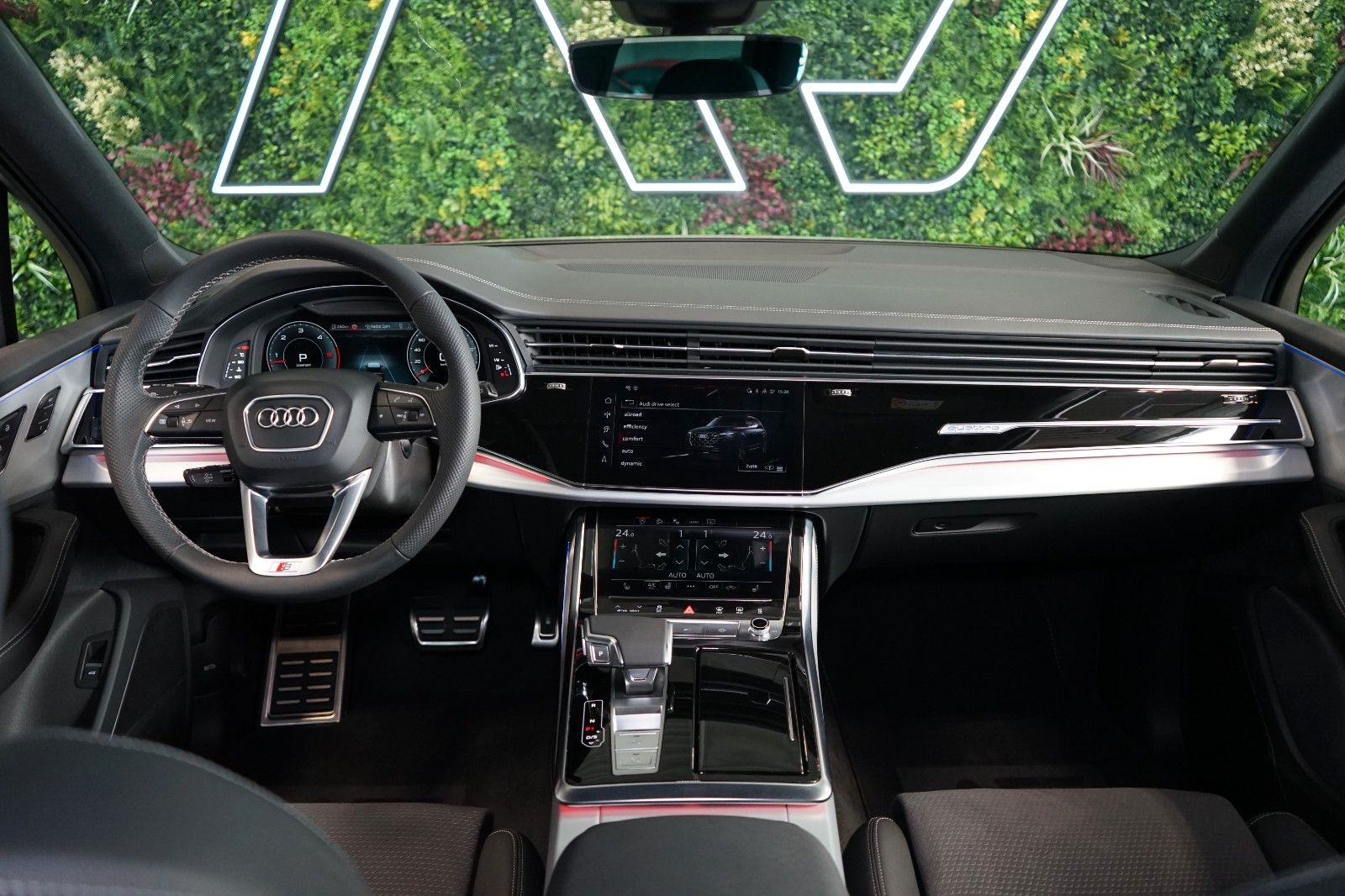 Audi Q7 50 TDI*S-LINE*TOW*OLED*AUX.HEAT*CZ*71.901€ NETTO