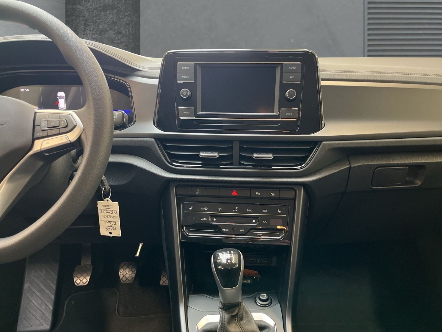 Volkswagen T-Roc 1.0 TSI - Samsaru's Car Outlet