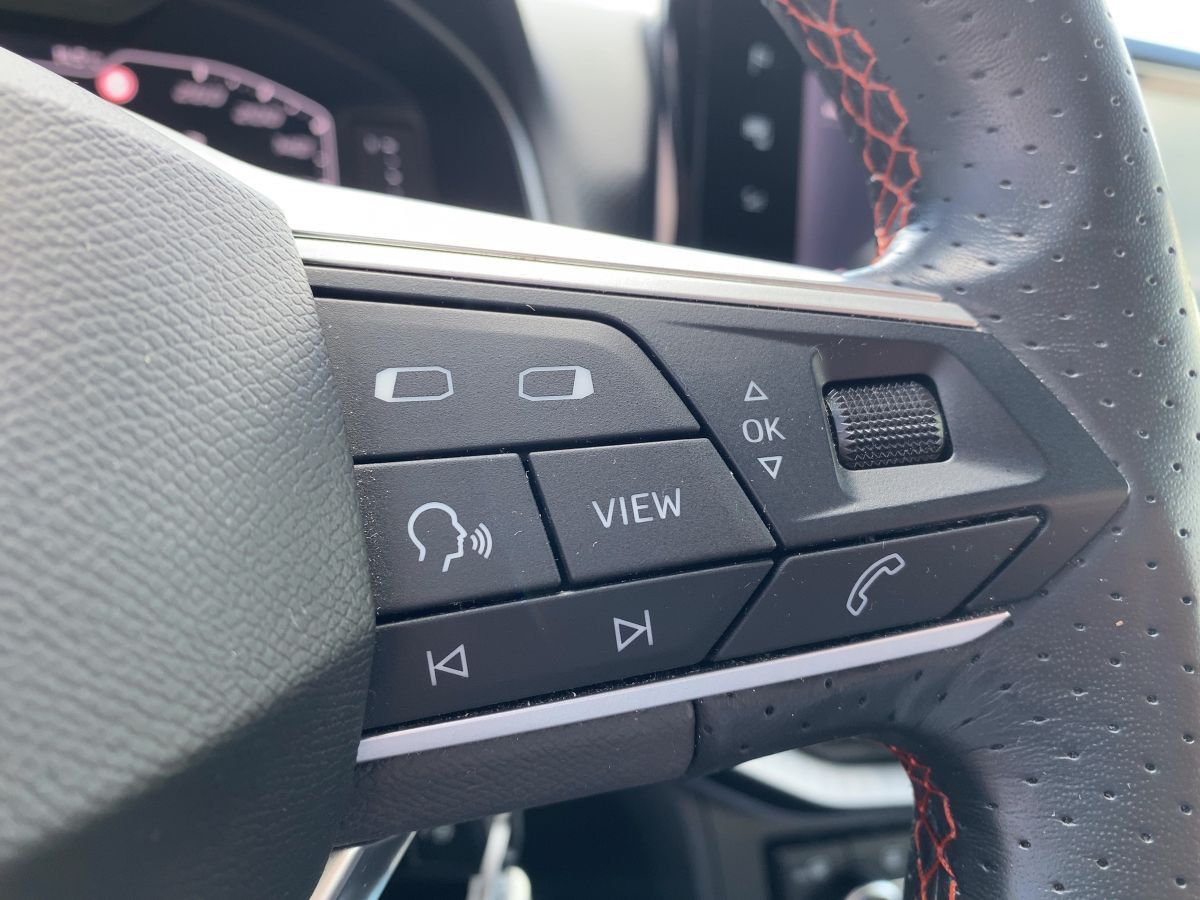 Seat Arona 1.5 TSI DSG FR Navi LED SHZ ACC PDC