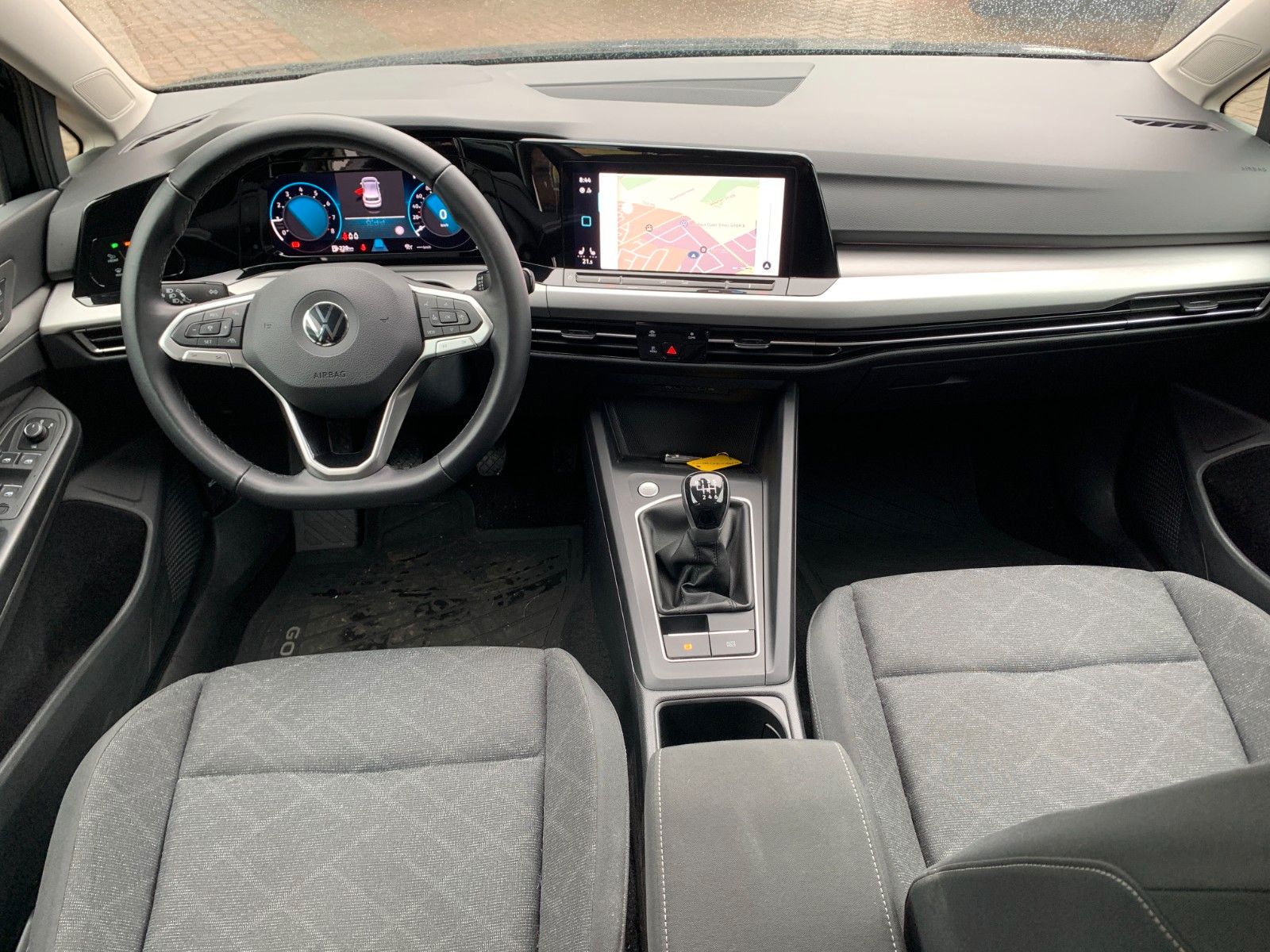 Volkswagen Golf Life - Samsaru's Car Outlet