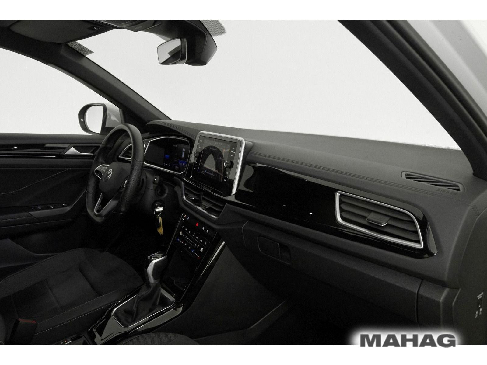 Volkswagen T-ROC 1.5 TSI R-Line - Samsaru's Car Outlet
