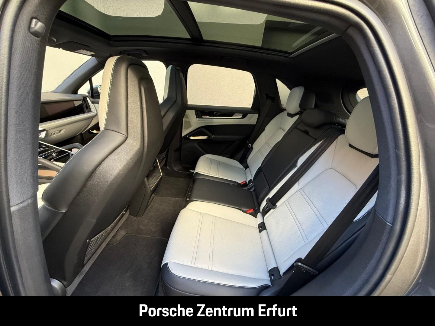 Porsche Cayenne E-Hybrid/Sportdesign/Sportabgas/Hinterac