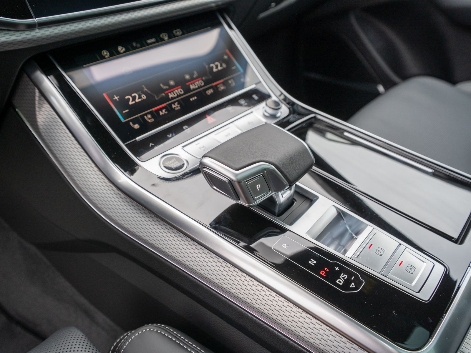 Audi Q8 50 TDI S line quattro Pano B&O HUD VC AHK
