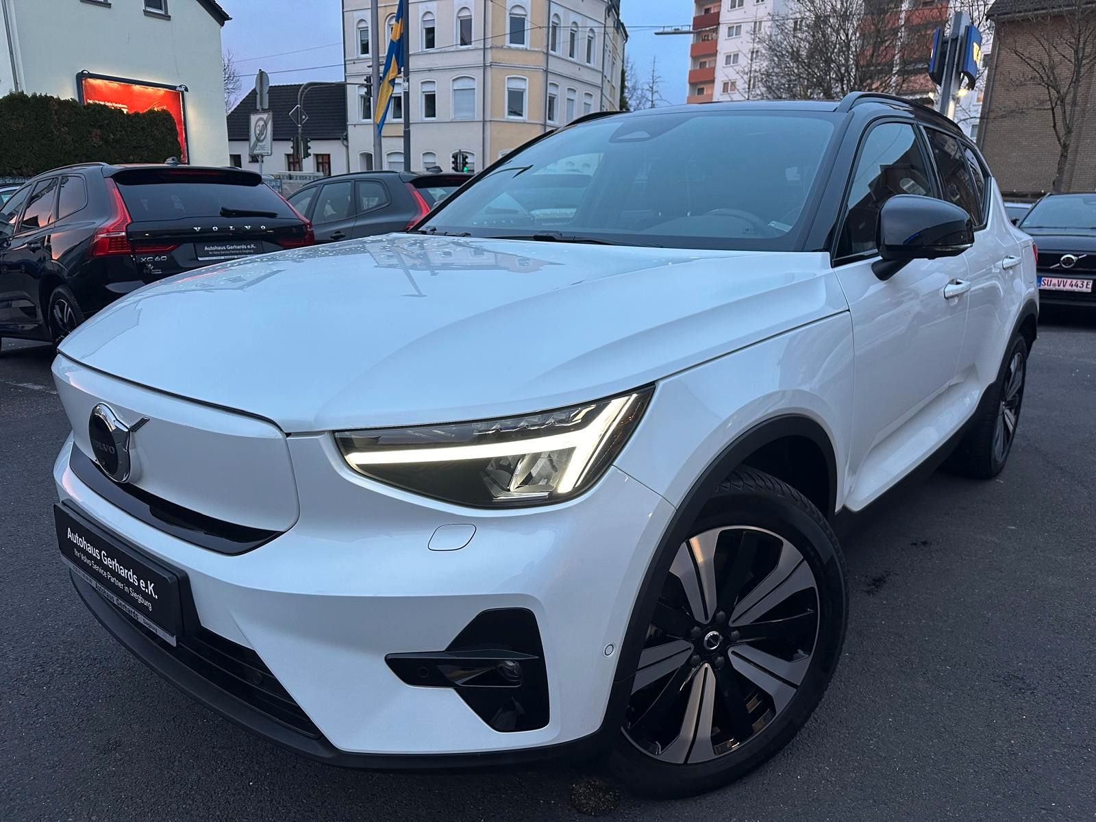 Volvo XC40 Twin AWD Ultimate AHK,Pano,360°,BLIS,ACC
