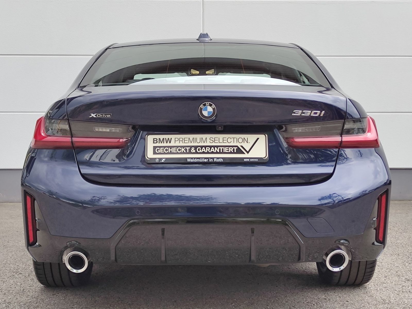 BMW 330i xDrive M Sportpaket - Samsaru's Car Outlet