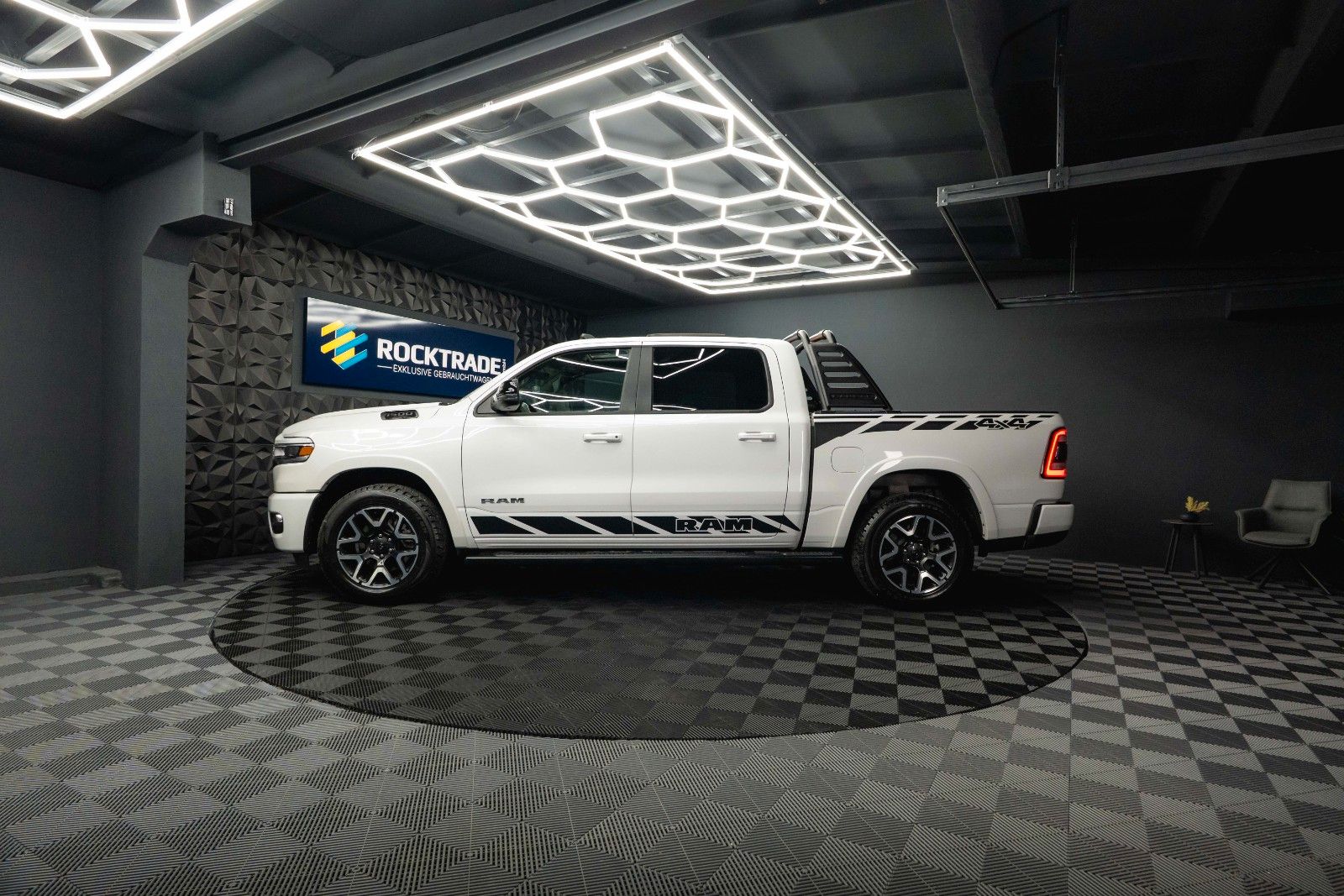 Dodge RAM 3.0 MY 25 TWIN TURBO LARAMIE Night Pano ACC