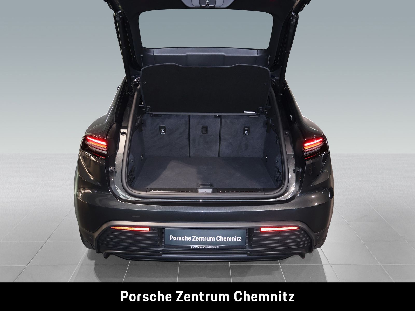 Porsche Macan 4S Electric Luft;Matrix;BOSE;Pano;22Zoll