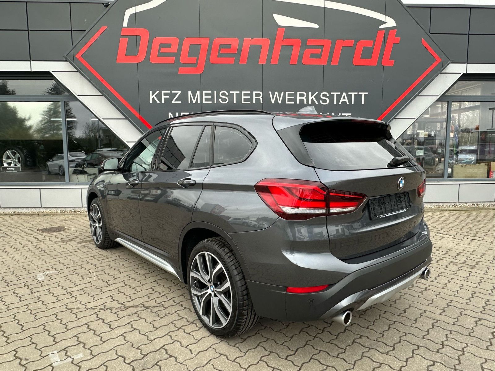 BMW X1 xDrive 25 i xLine - Samsaru's Car Outlet