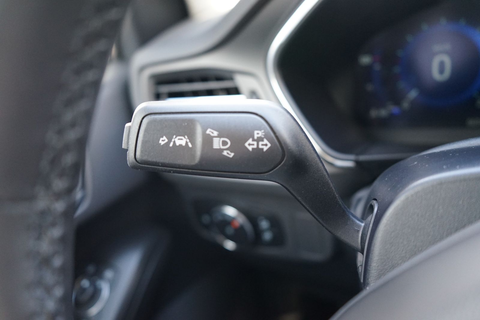 Ford Focus Turnier 1.0 M-Hybrid Active X Aut. LED