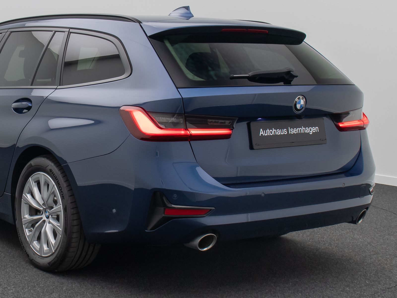 BMW 330i xD - Samsaru's Car Outlet