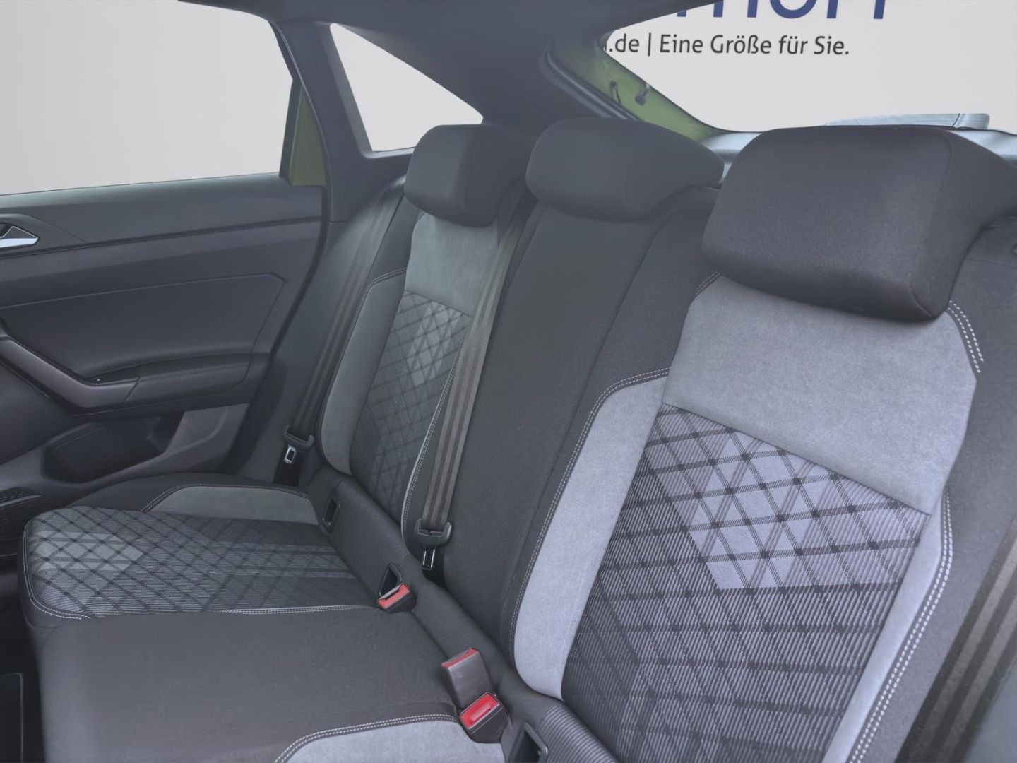 Volkswagen Taigo 1.5 TSI DSG R-LINE - Samsaru's Car Outlet