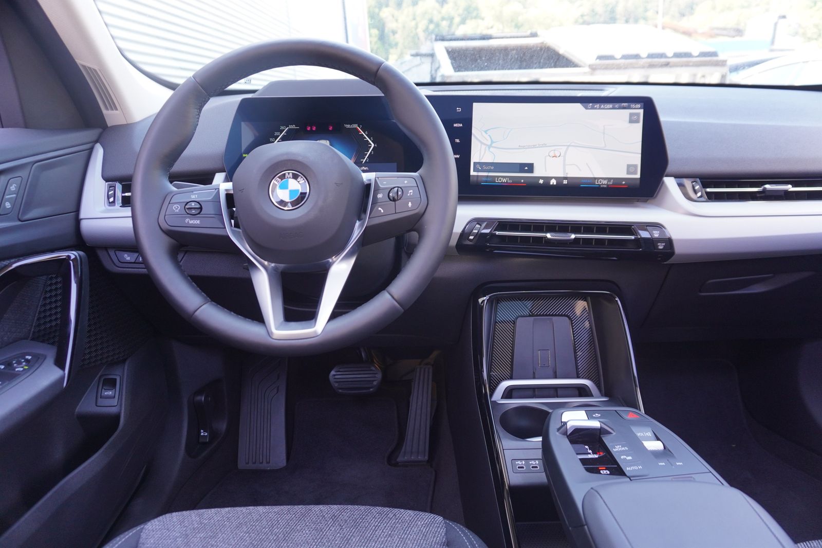 BMW X1 xDrive23i - Samsaru's Car Outlet