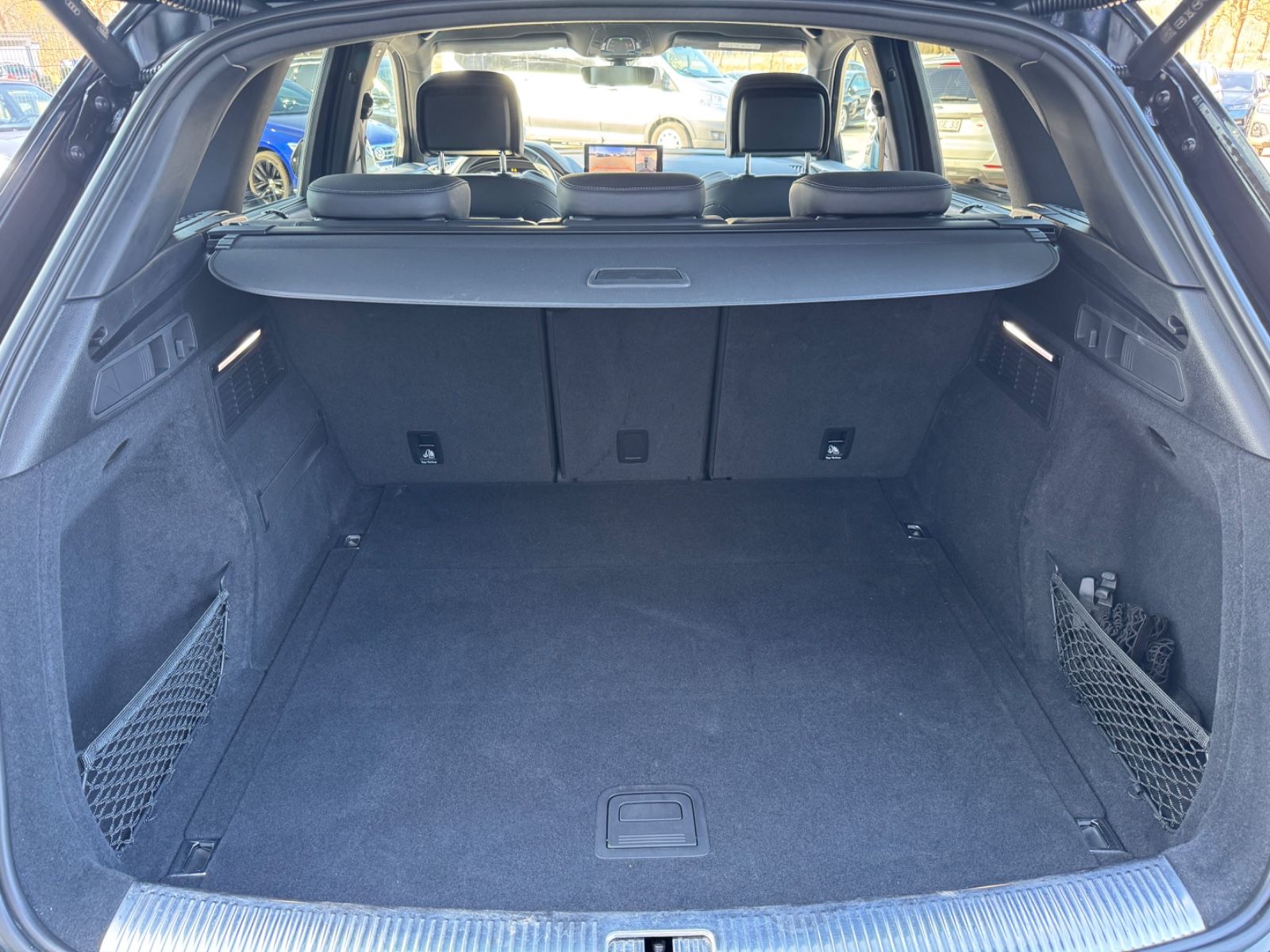 Audi Q5 40 TDI quattro S line - Samsaru's Car Outlet