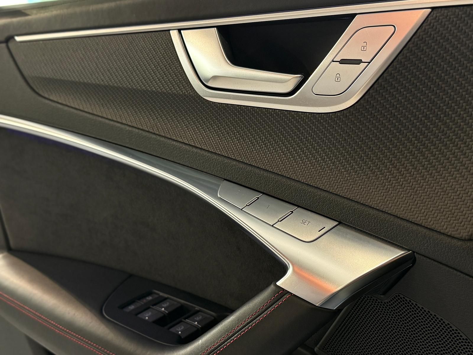 Audi RS6 4.0 TFSI Q*Pano*HuD*B&O-Adv.*Carbon*Dynamik+
