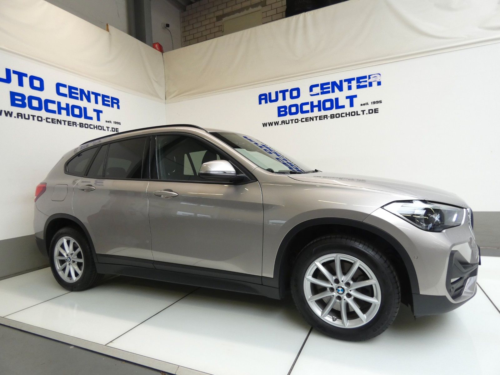 BMW X1 xDrive 25 d Advantage - Samsaru's Car Outlet