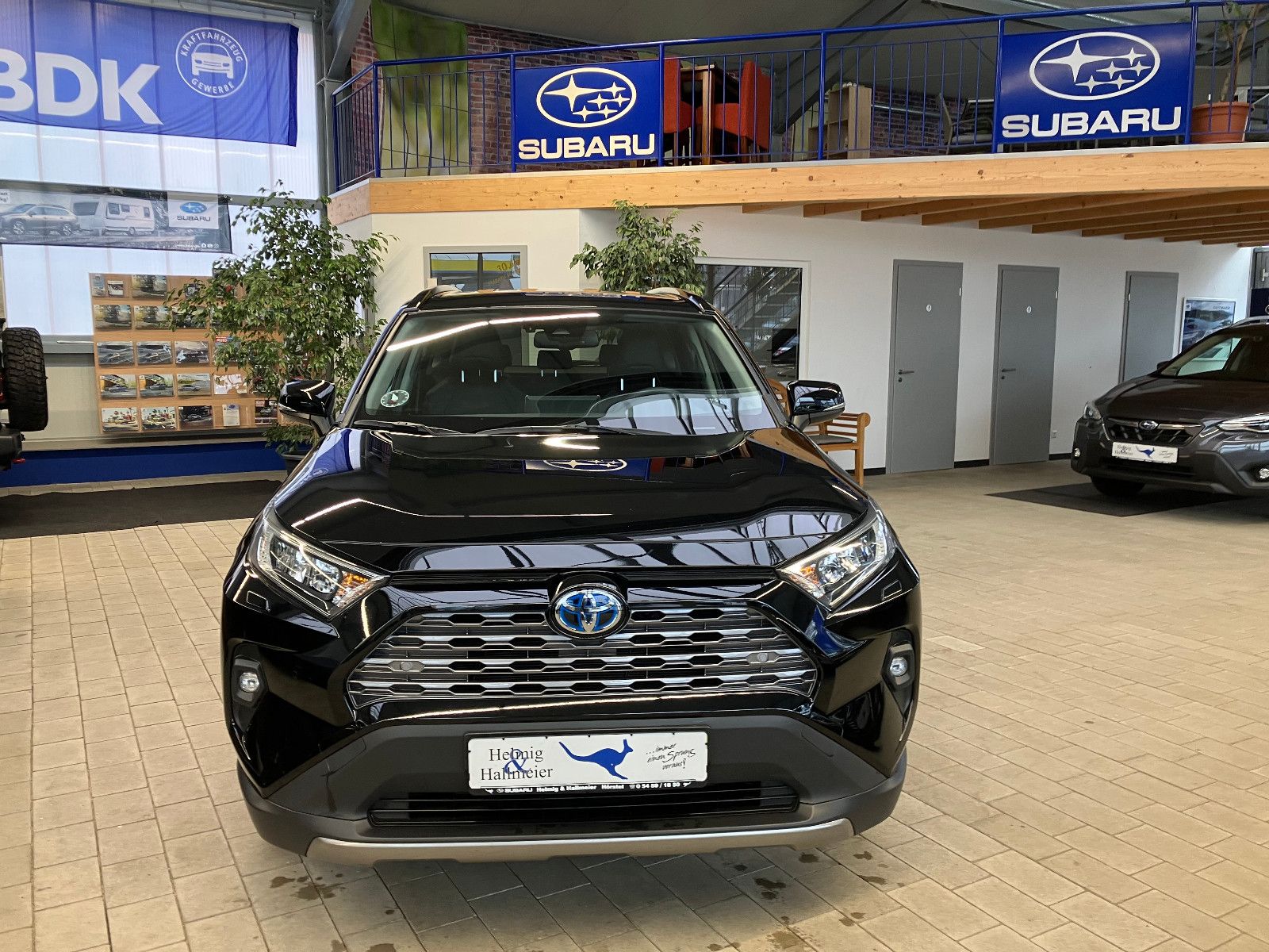 Toyota RAV 4 2.5 Hybrid Business Edition - Samsaru's Car Outlet